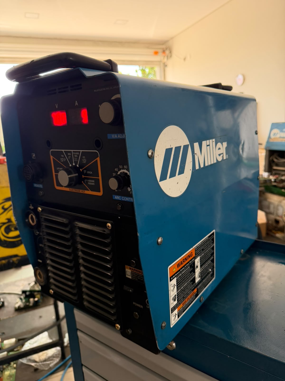 Miniatura lateral alternativa da Miller XMT 350 CC/CV